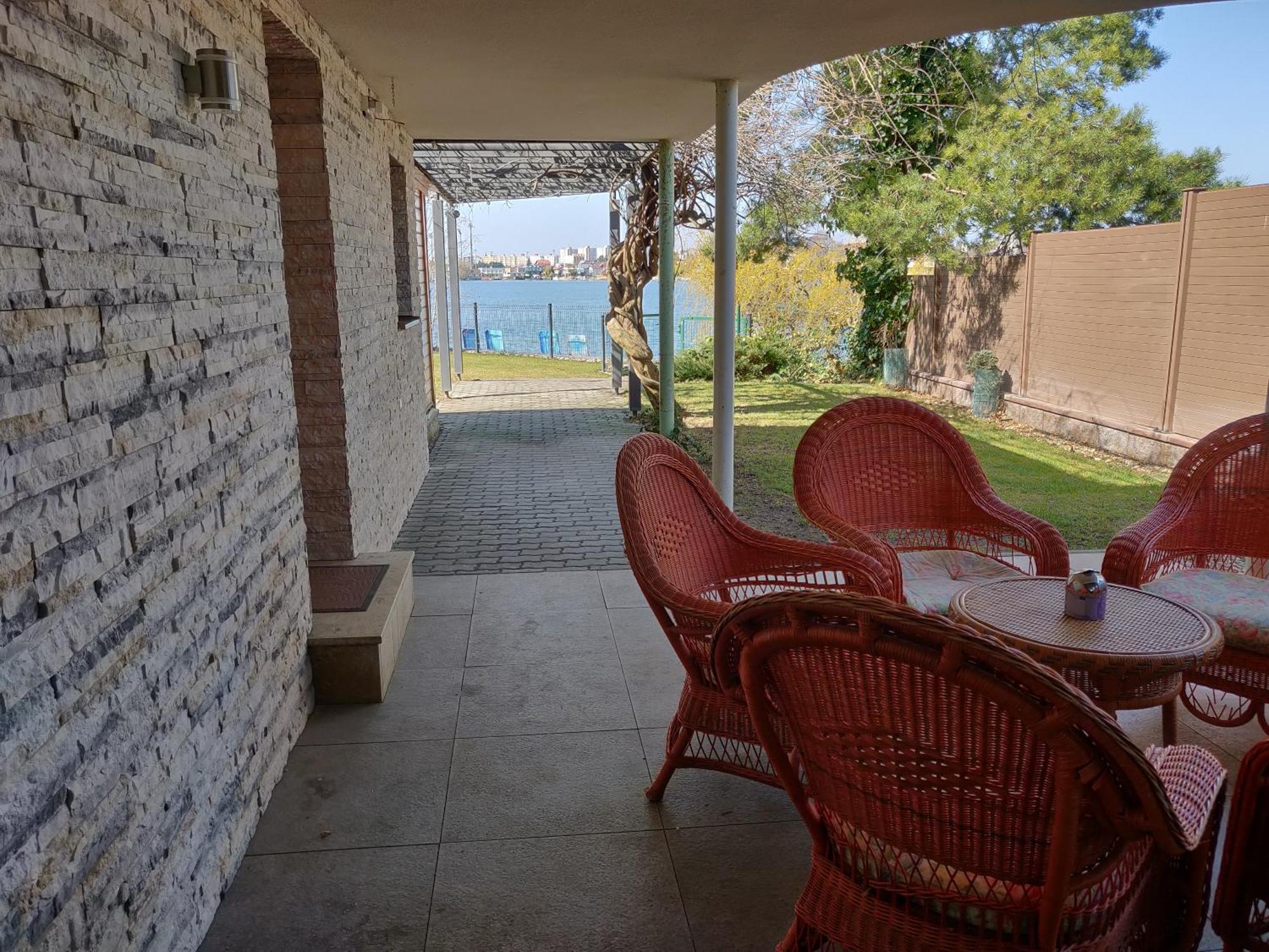 Topsenec-Lakeside Home Exterior photo